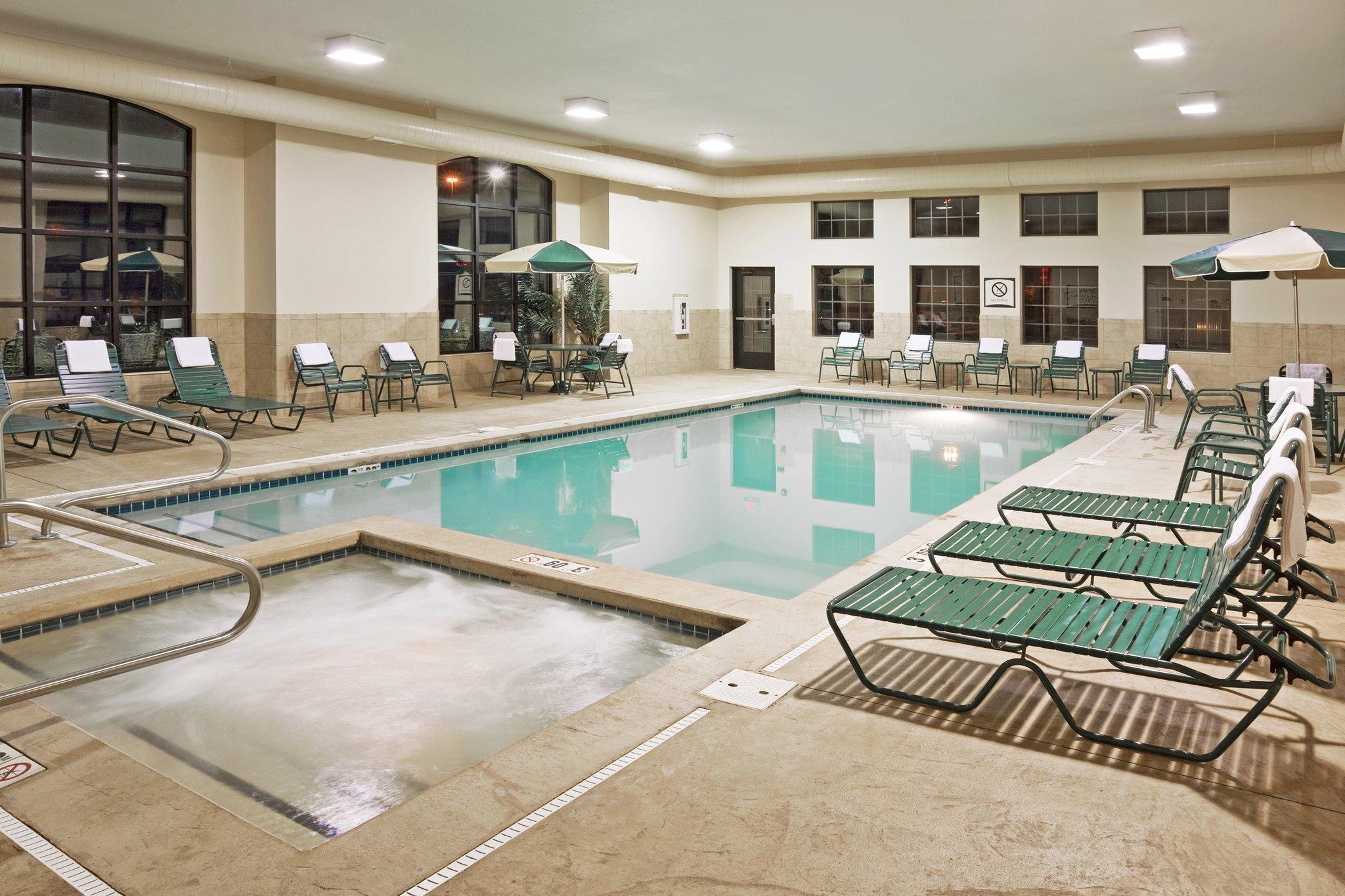 Staybridge Suites Akron-Stow-Cuyahoga Falls By Ihg Exterior foto